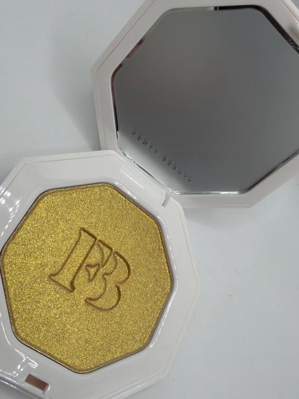 Fenty Beauty Killawatt Highlighter – Trophy Wife - Picture 2 of 7